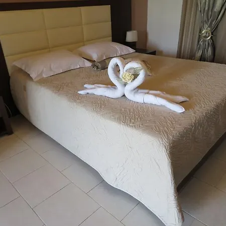 Eleni's Garden & Castello 3*