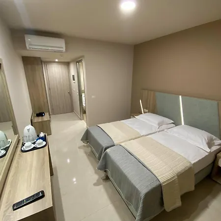 Eleni's Garden & Castello Alykanas (Zakynthos)