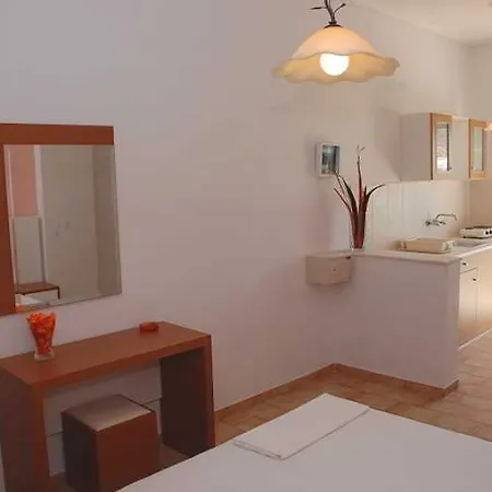 Eleni's Garden & Castello Hotel Alykanas (Zakynthos)