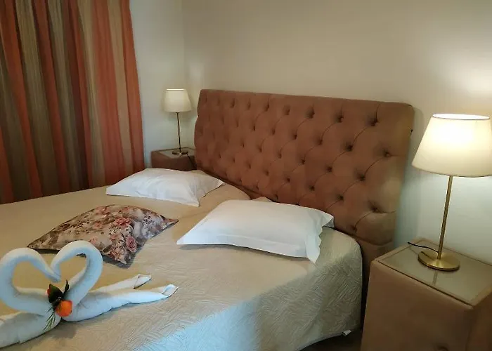 Ξενοδοχείο Eleni's Garden & Castello 3*