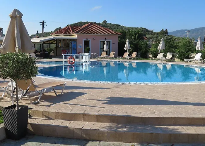 Eleni's Garden & Castello Αλυκανάς