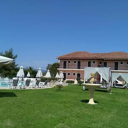 Eleni's Garden & Castello Apartman *