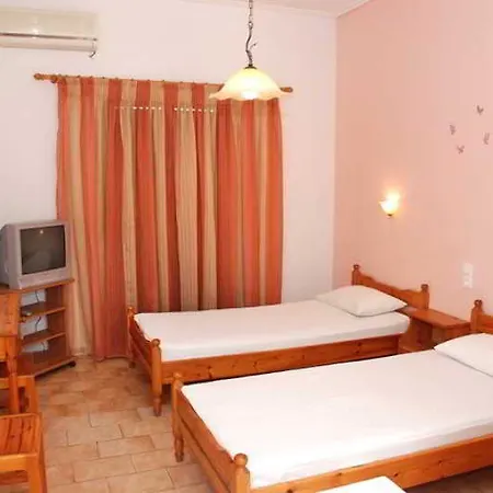 Eleni's Garden & Castello Hotel