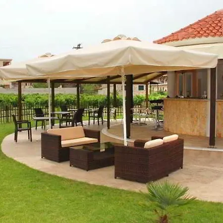 Eleni's Garden & Castello 3*