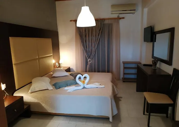 Отель Eleni's Garden & Castello 3*