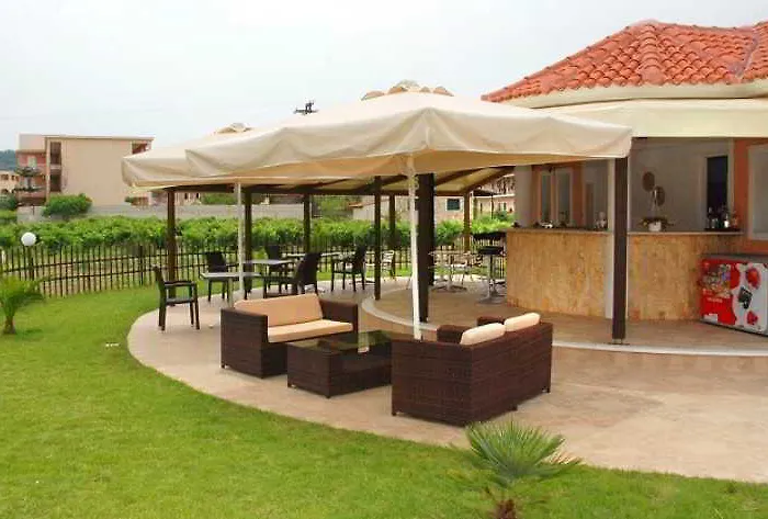 Eleni's Garden & Castello 3*